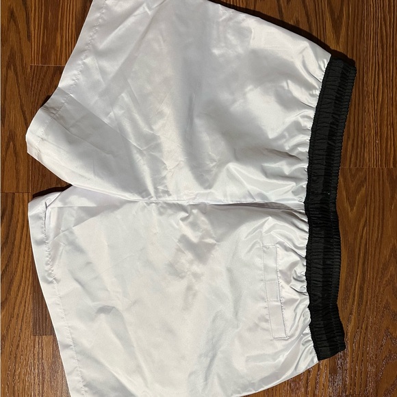 Primark Swim Shorts NWT White and Black Size XL - Picture 4 of 5